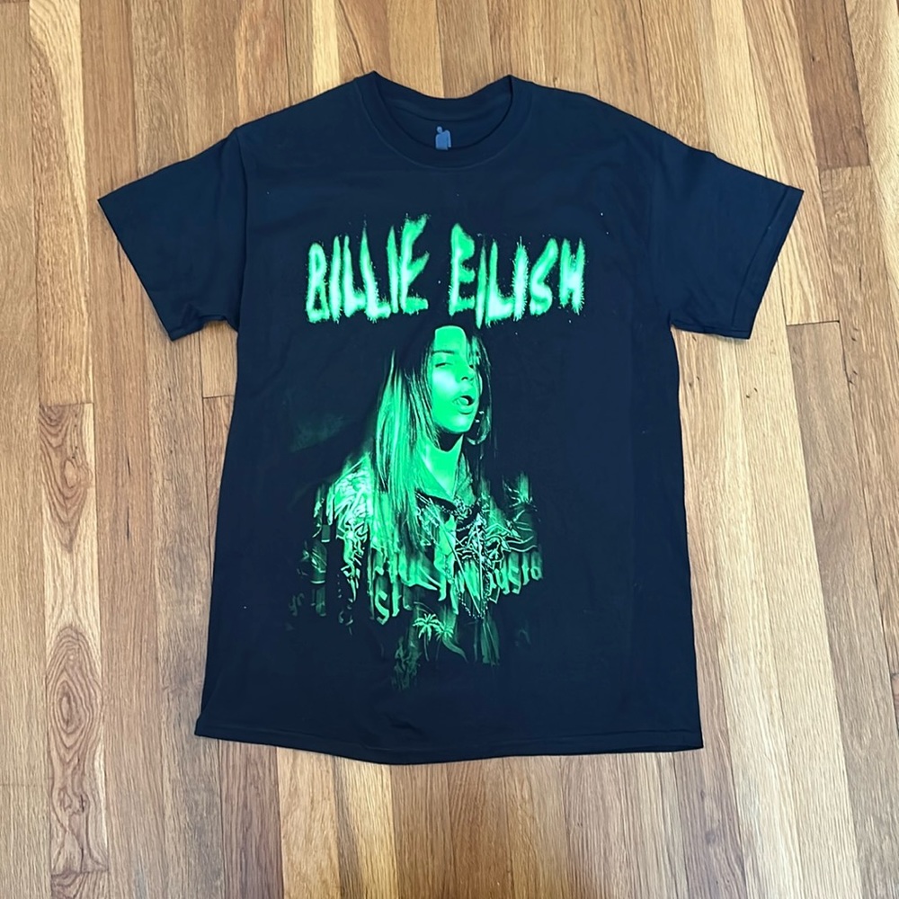 Billie Eilish Black Tshirt NEVER WORN GREAT CONDITION. Size M
